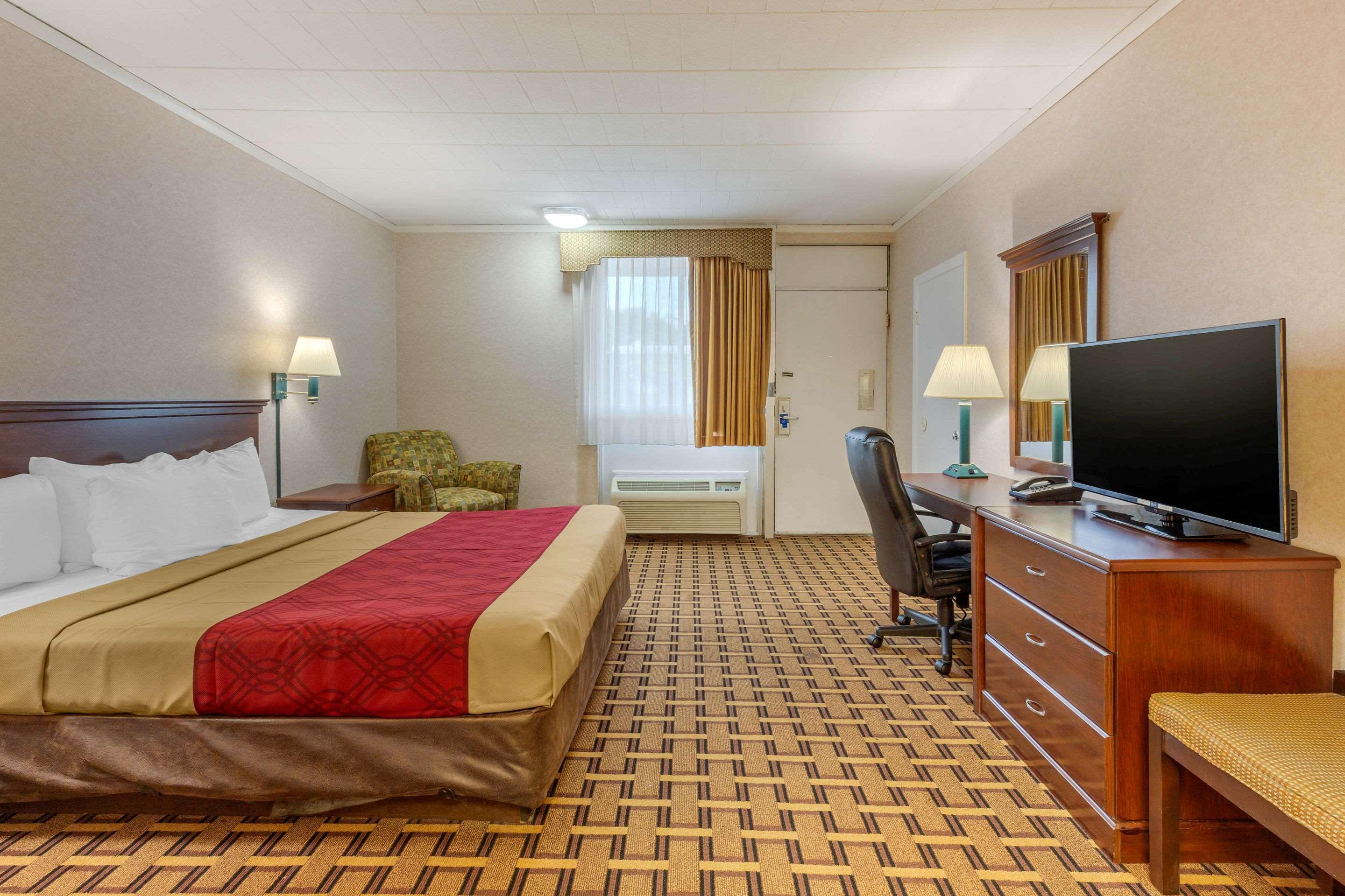 Rodeway Inn Mystic Eksteriør billede