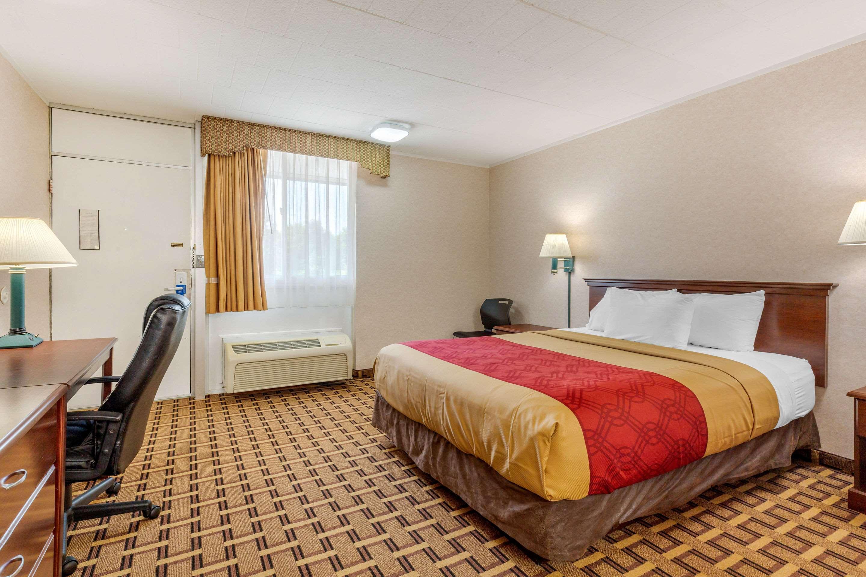 Rodeway Inn Mystic Eksteriør billede