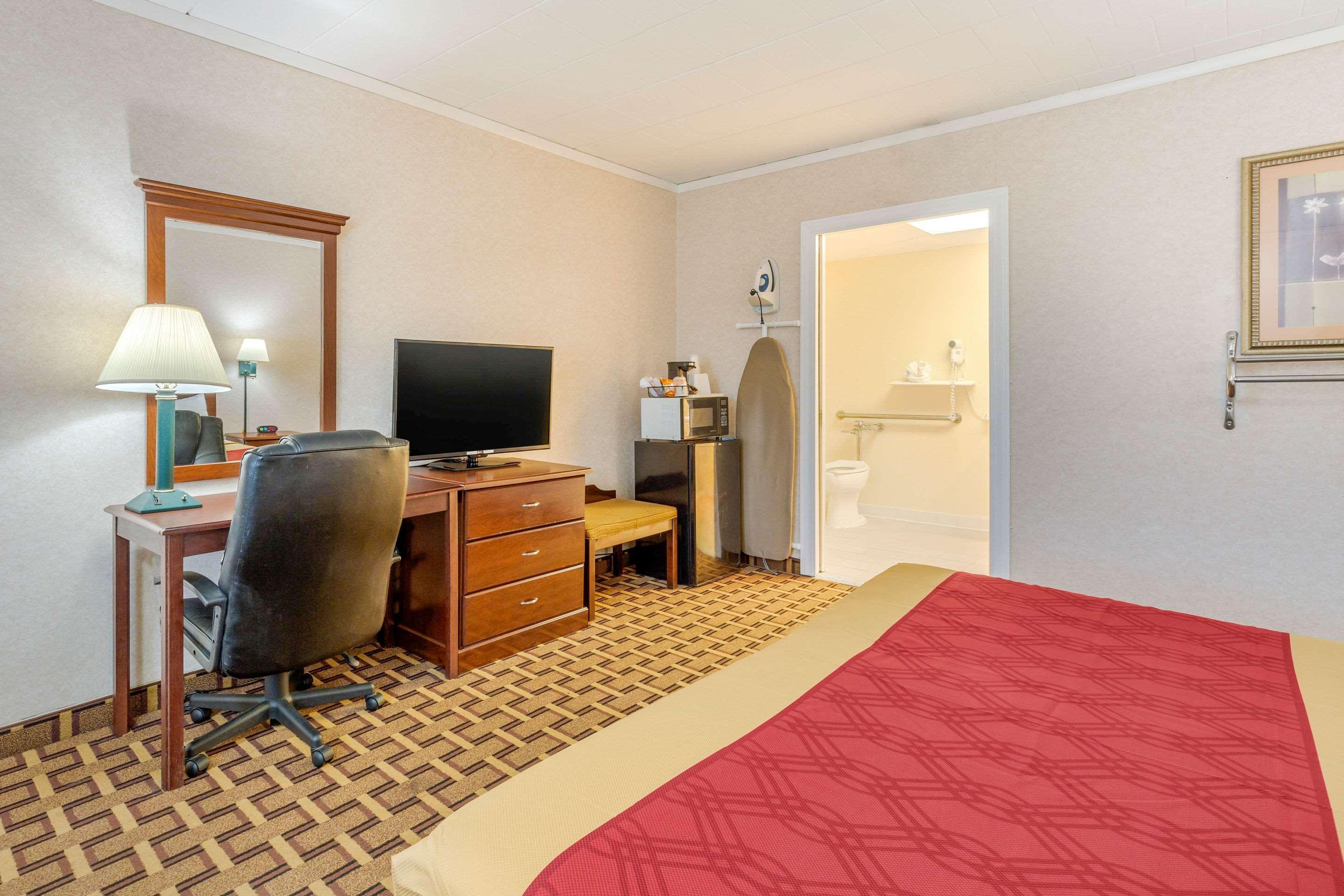 Rodeway Inn Mystic Eksteriør billede