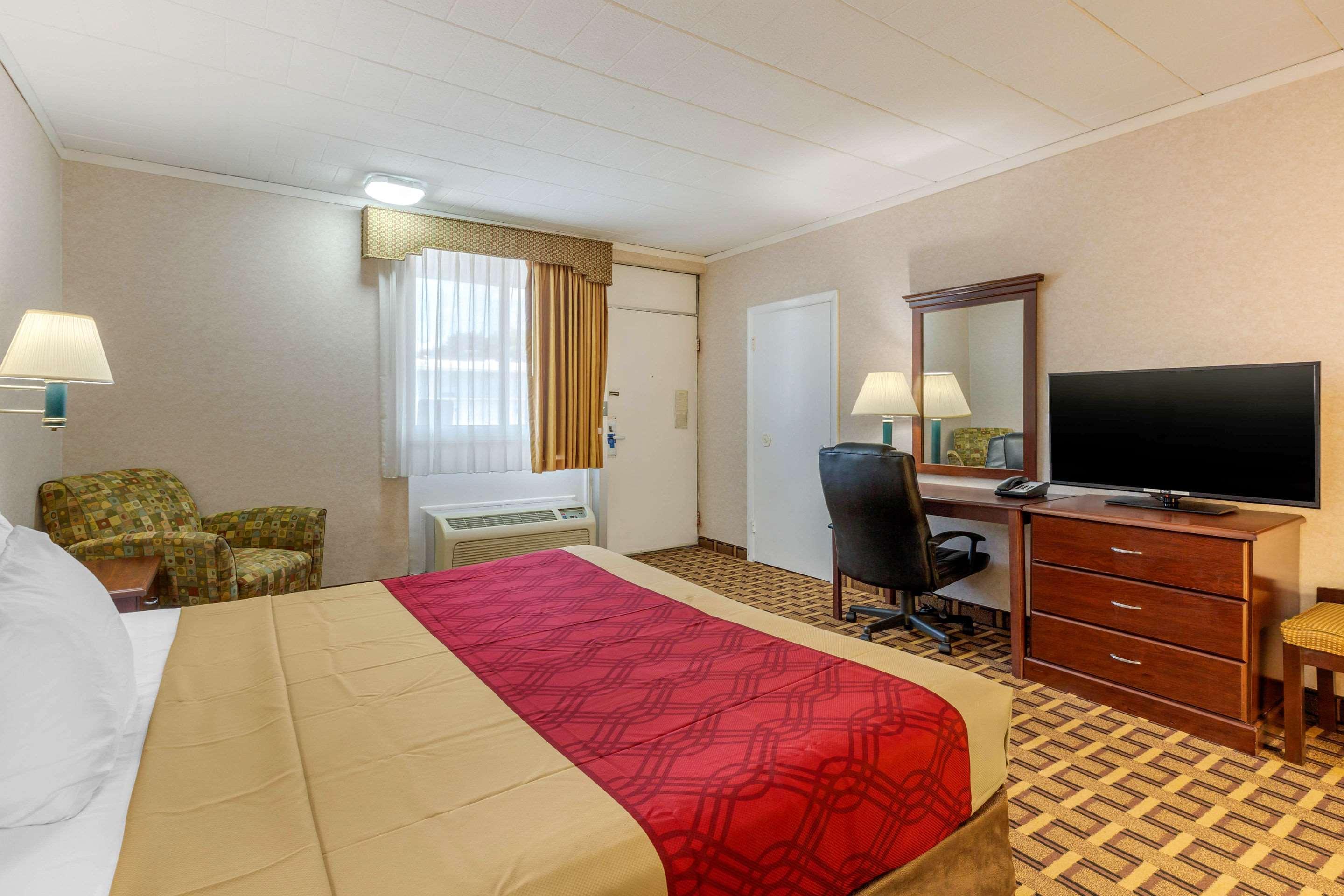 Rodeway Inn Mystic Eksteriør billede