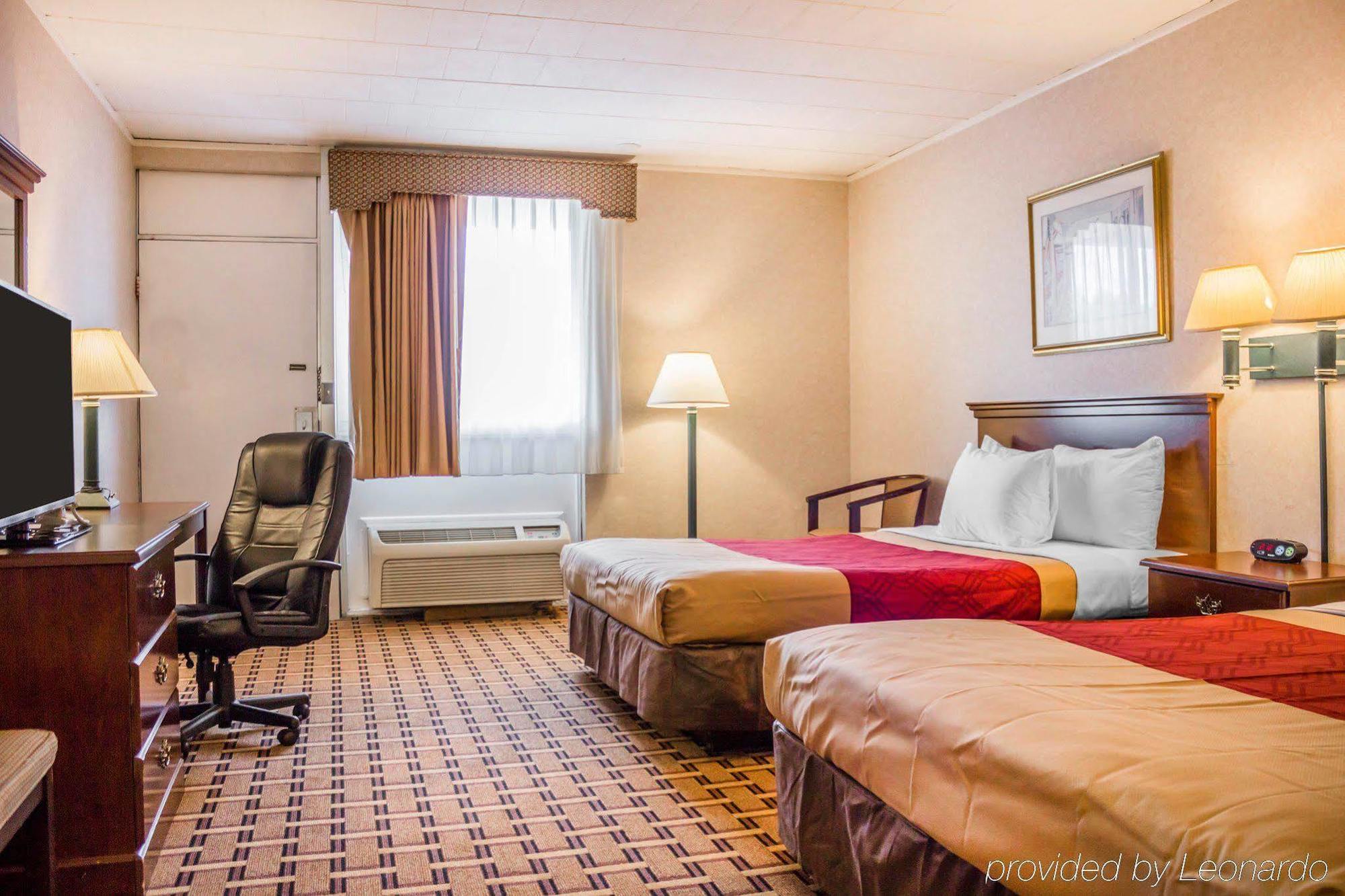 Rodeway Inn Mystic Eksteriør billede