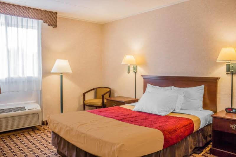 Rodeway Inn Mystic Eksteriør billede