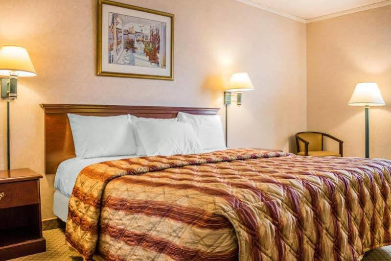 Rodeway Inn Mystic Eksteriør billede