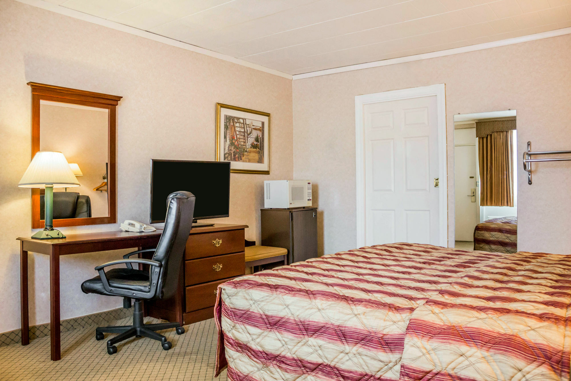 Rodeway Inn Mystic Eksteriør billede